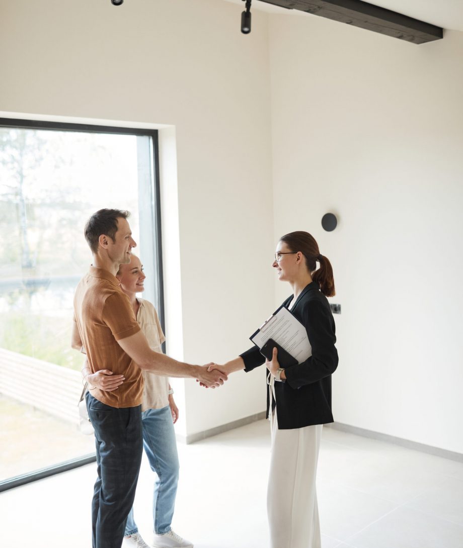 people coming to an agreement in home